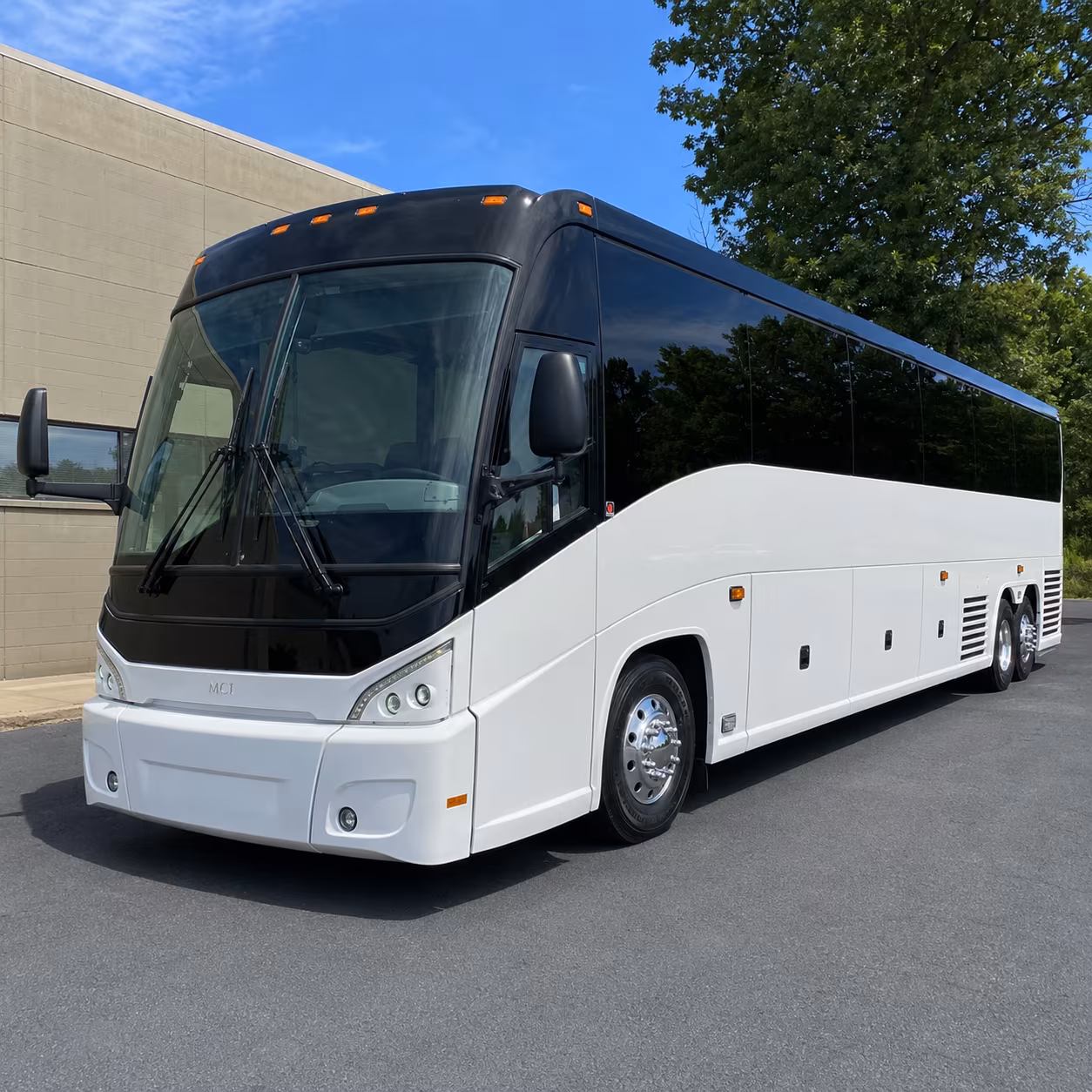 airport shuttle buses for sporting events concerts and group arrivals in mobile