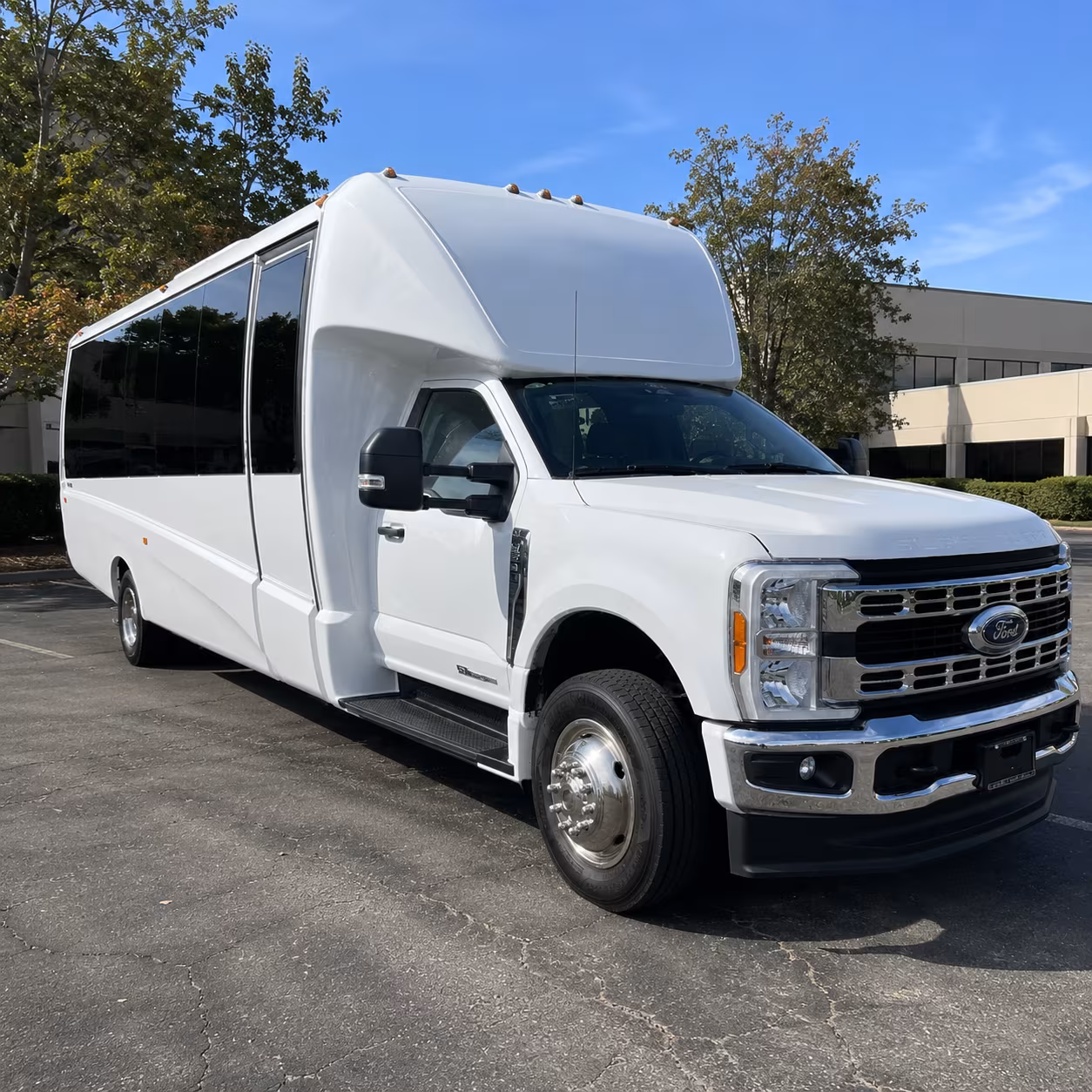 concert shuttle buses for groups arriving at mobile regional airport