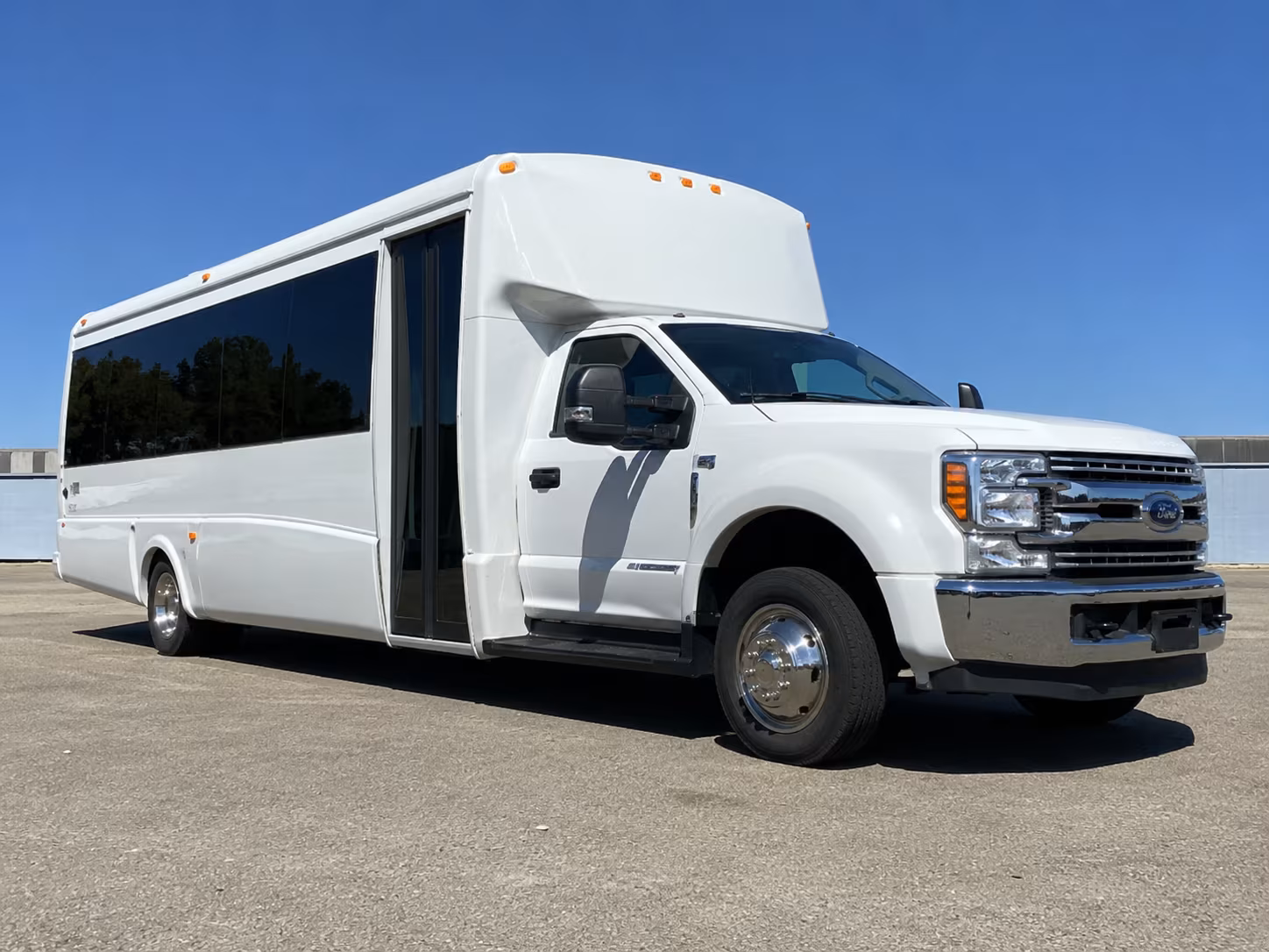corporate and convention buses for mobile business events