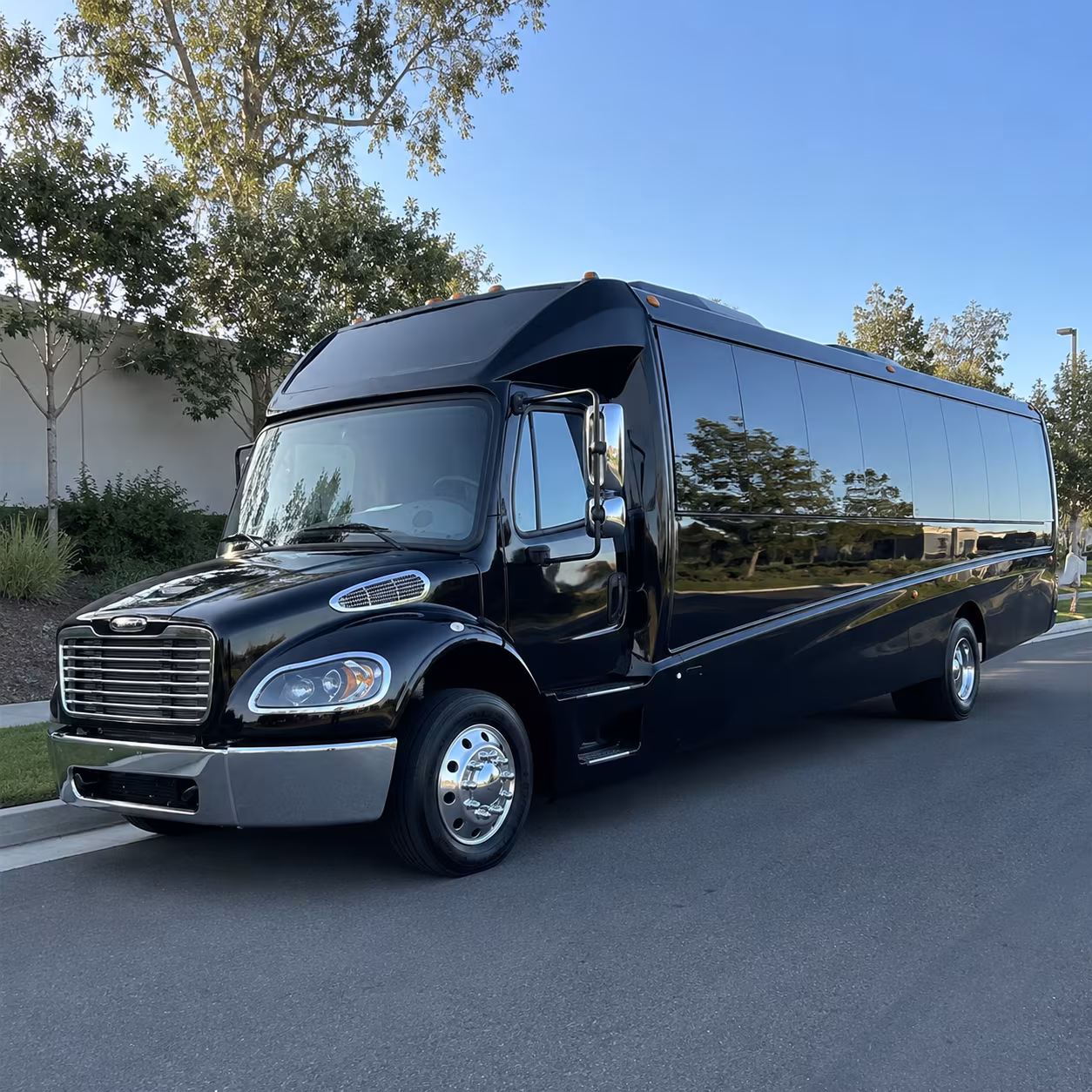 minibus wine tour rentals for small groups exploring downtown mobile