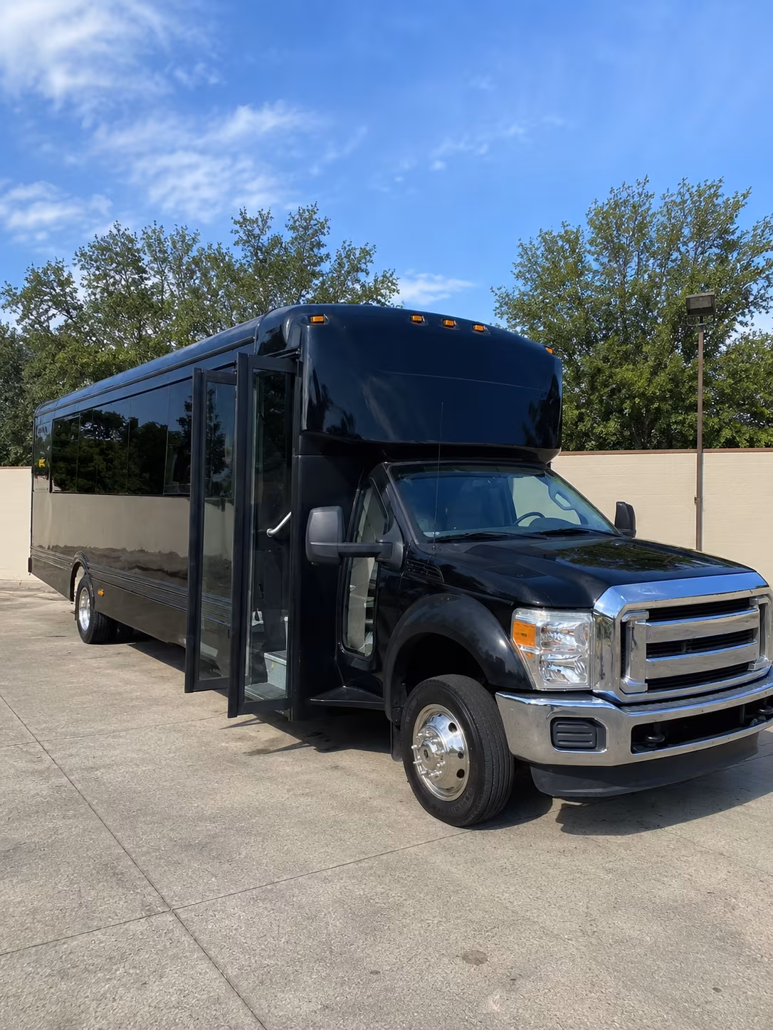 mobile 20 passenger party bus
