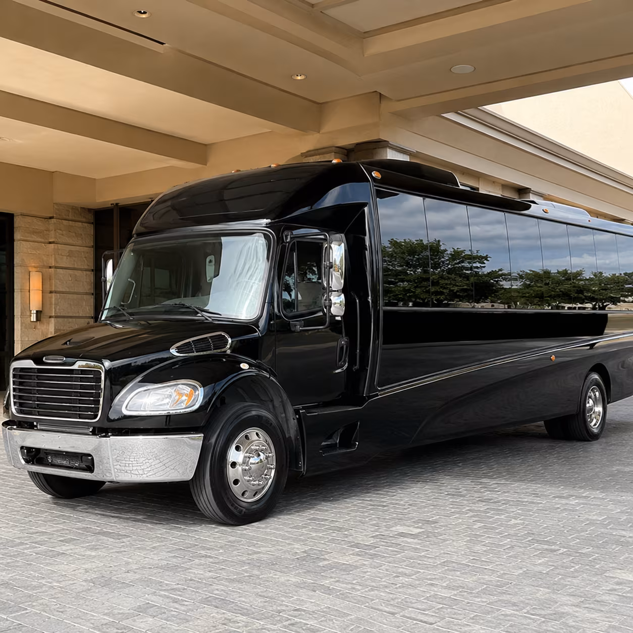 mobile 25 passenger minibus