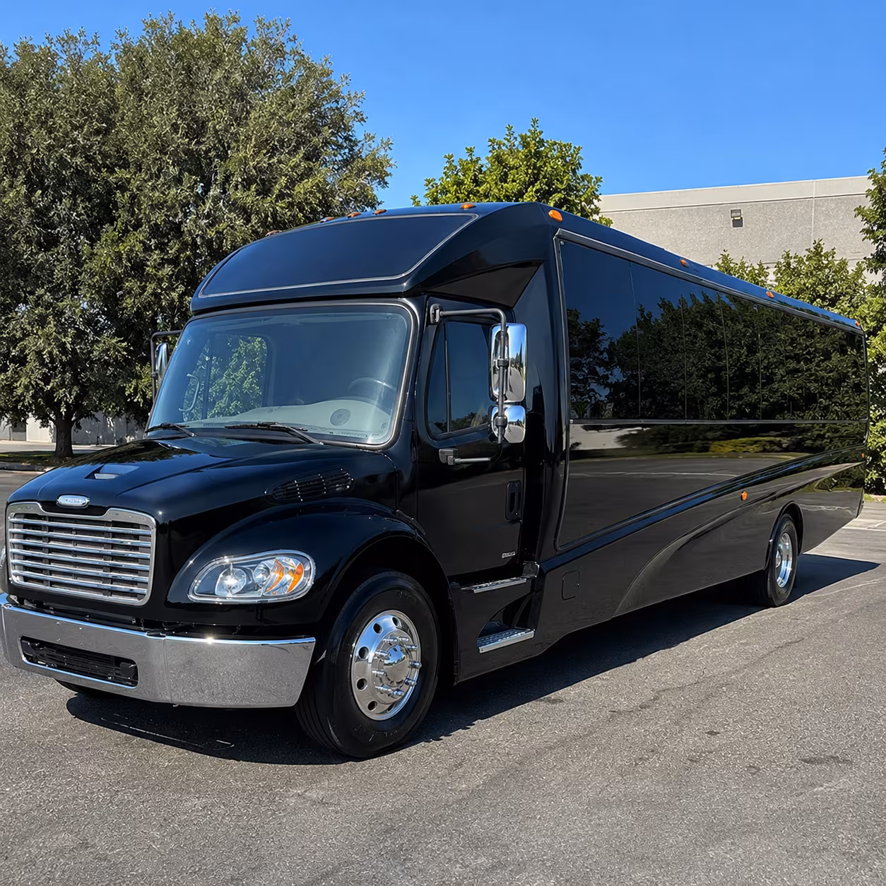 mobile 28 passenger minibus