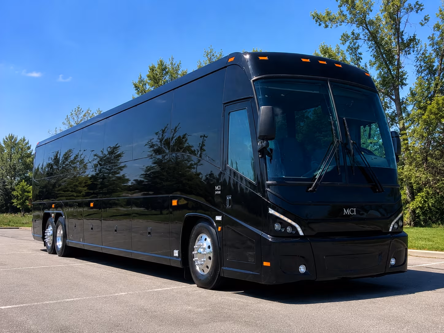 mobile airport transfers and port transportation for government and military groups