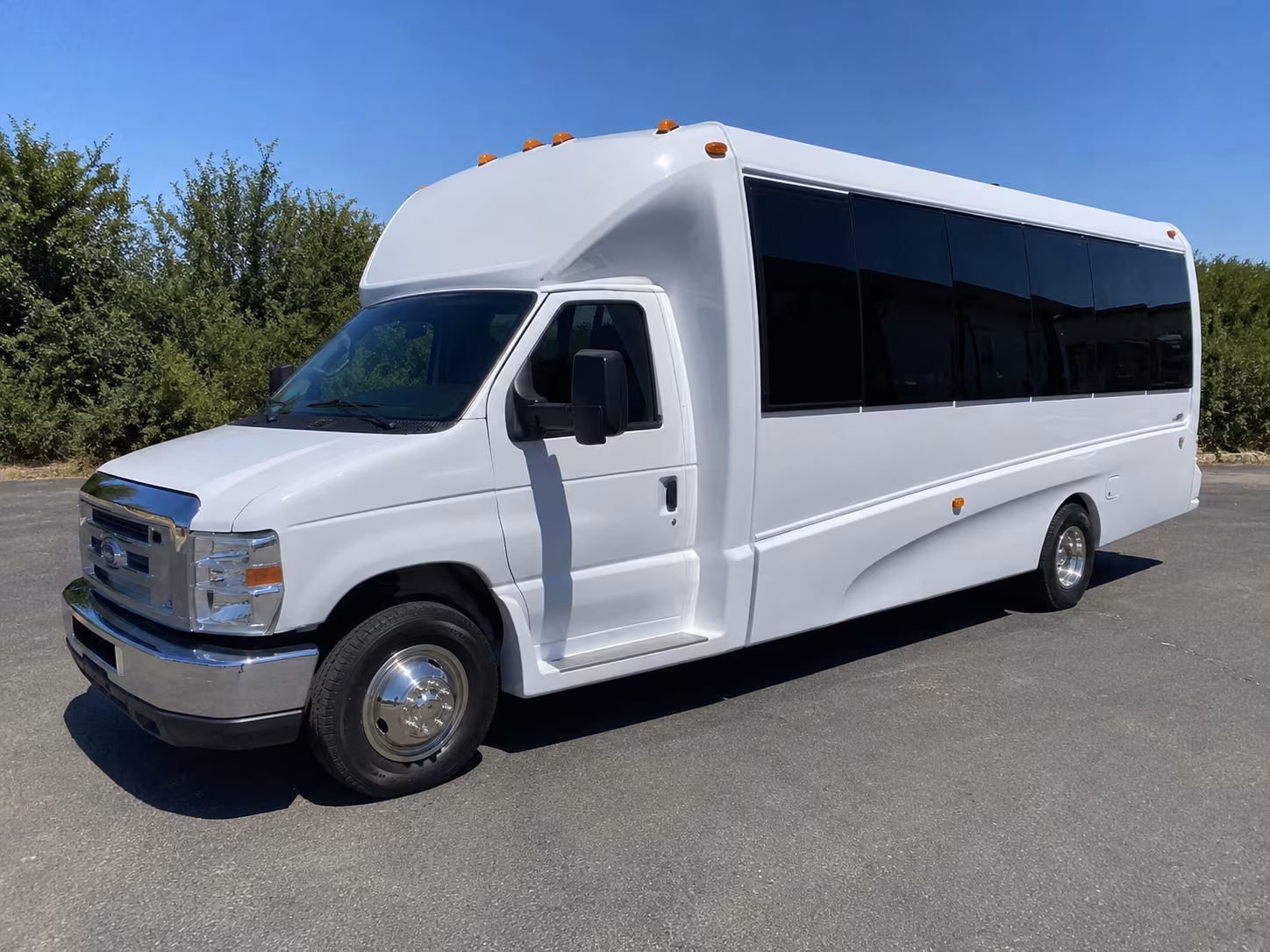 rent a party bus in mobile for prom night at private ballrooms and event venues